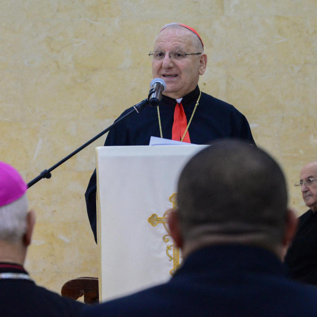 Louis Raphaël I Sako (za govornicom)