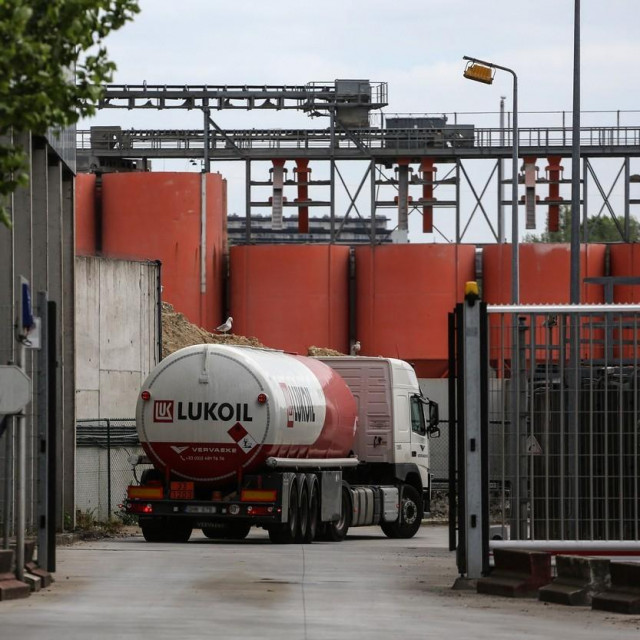 Lukoilova rafinerija ISAB u Priolu Gargallu blizu Siracuse, po kapacitetu je druga u Italiji i peta u Uniji, ilustracija