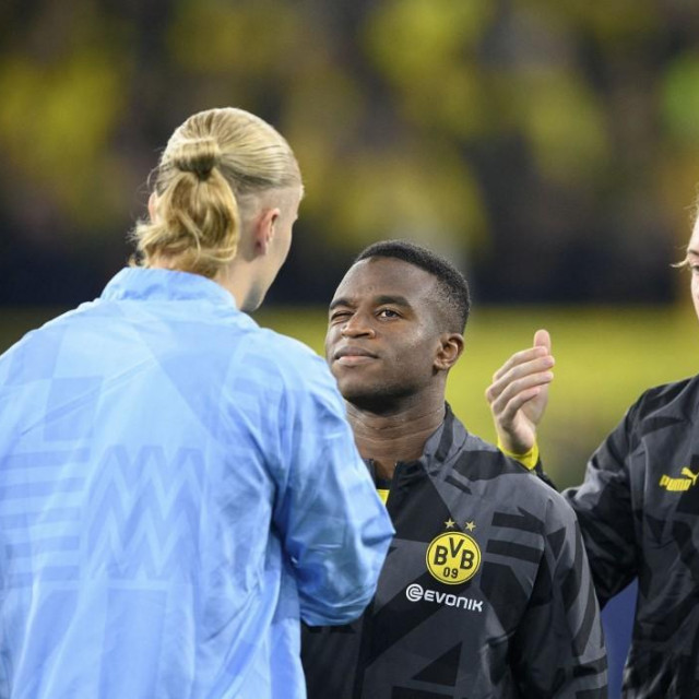 Erling HAALAND, Youssoufa MOUKOKO i Julian BRAND