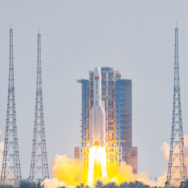 Raketa Long March 5B