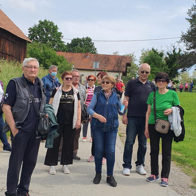 Umirovljenici na jednom od brojnih izleta