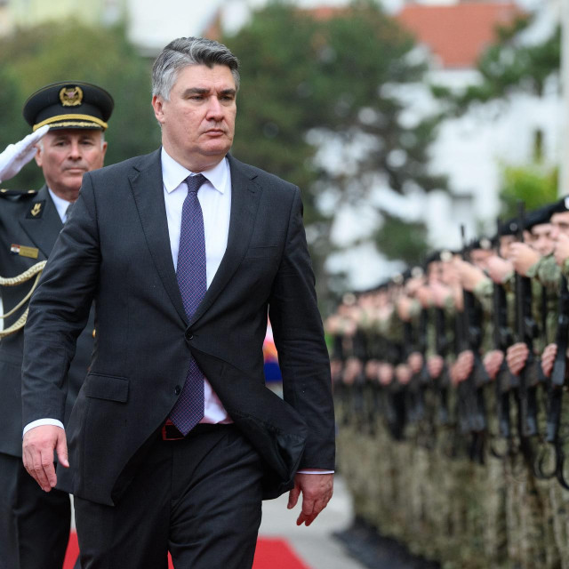 Zoran Milanović uručio je prve časničke činove kadetkinjama i kadetima 15. i 16. naraštaja