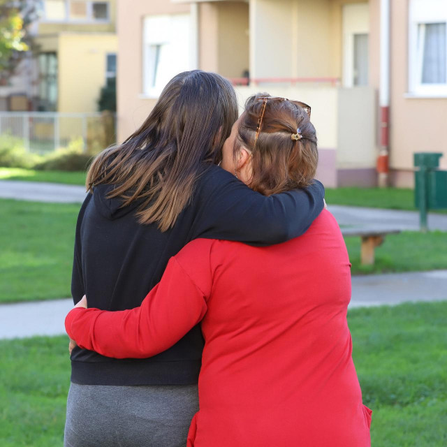 Majka i kći koja je imala moždani udar