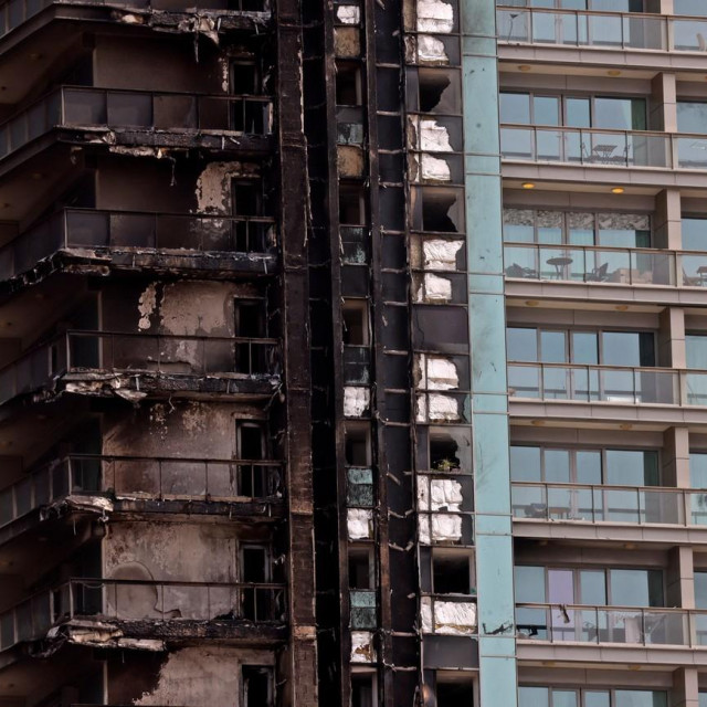 Oštećčena fasada na neboderu u Dubaiju