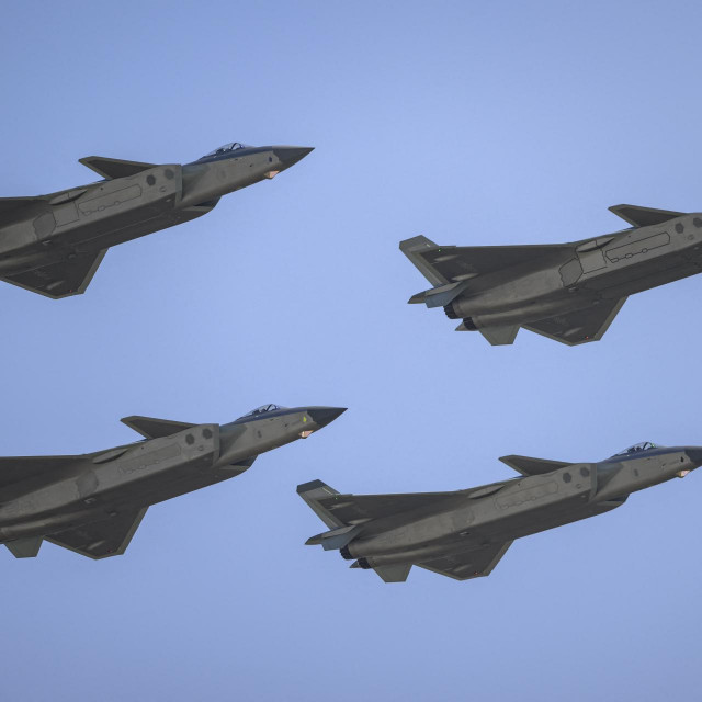 Borbeni zrakoplovi J-20