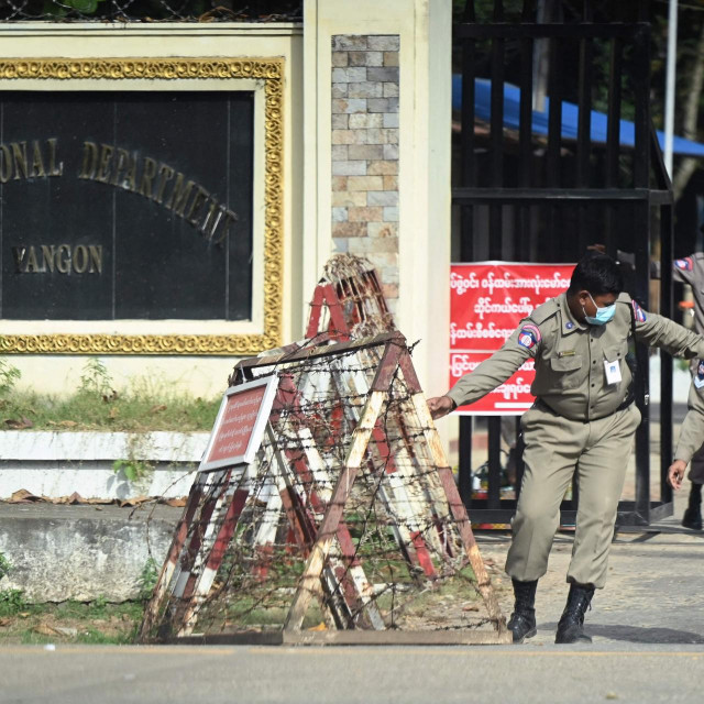 Zatvorski čuvari pripremaju se na otpuštanje zatvorenika