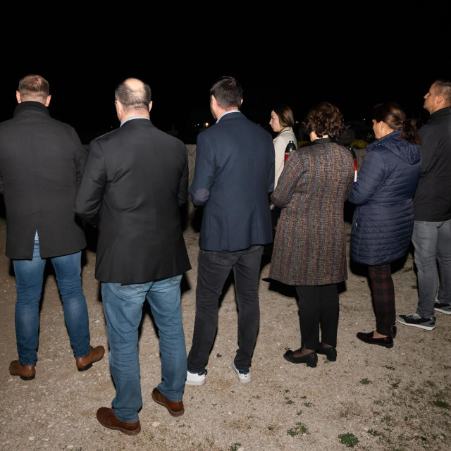 Okretnja leđa Anji Šimpragi