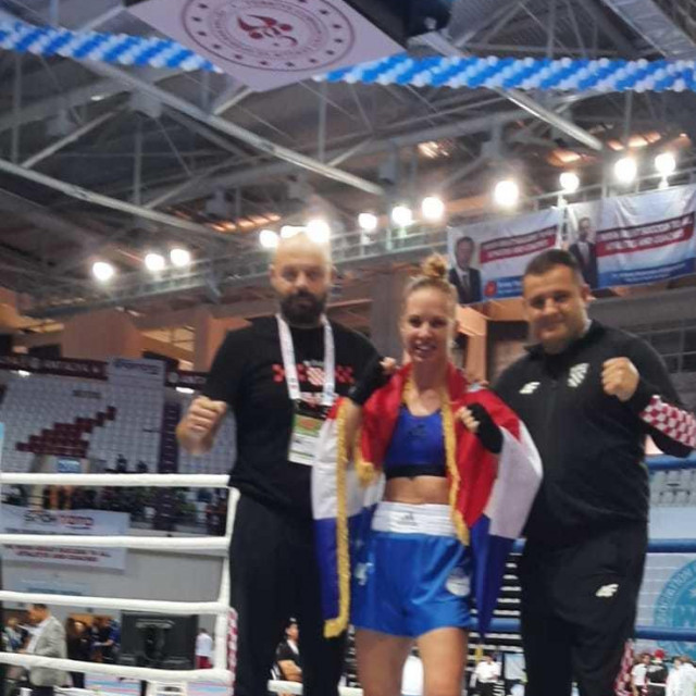 Nives Radić s trenerom Damirom Lambašom i izbornikom Danijelom Šimundićem