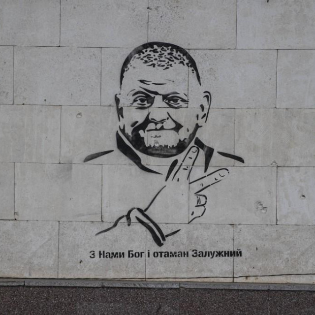 Valerij Zalužni na muralu u Hersonu