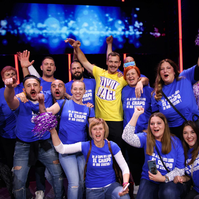 Josip Čapo s prijateljima i obitelji