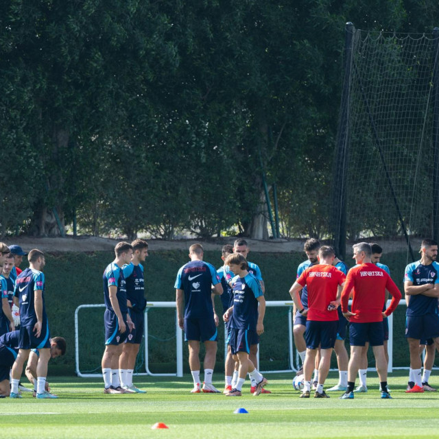Trening hrvatske nogometne reprezentacije u trening kampu Al Ersal 3.