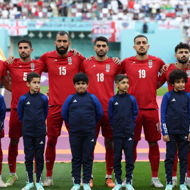 Iranski igrači šute tijekom izvođenja nacionalne himne