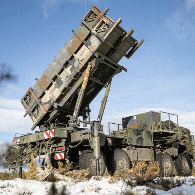PZO sustav Patriot; ispaljivanje rakete iz sustava Arrow; PZO sustav Iris-T