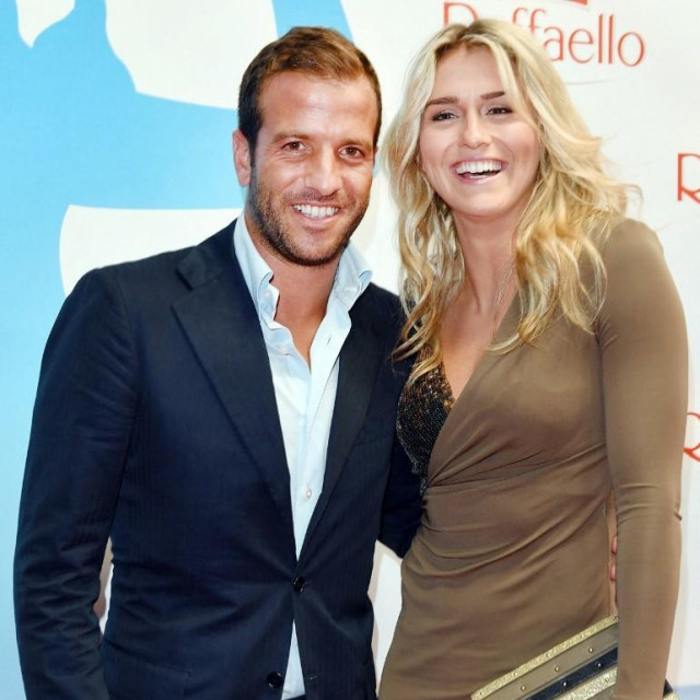 Rafael van der Vaart sa suprugom