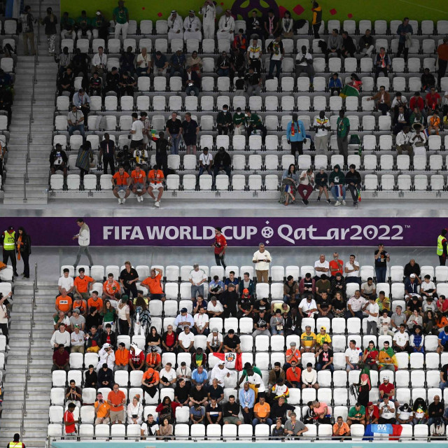 Slika dijela tribina s utakmice Senegala i Nizozemske