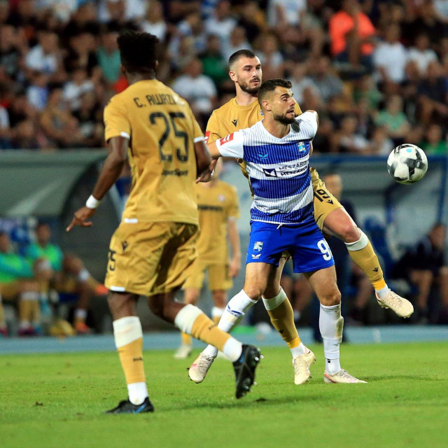 Collins Awaziem i Josip Elez