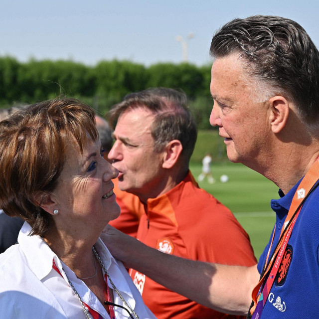 Louis Van Gaal je pozvao suprugu Truss da se zabave u hotelu