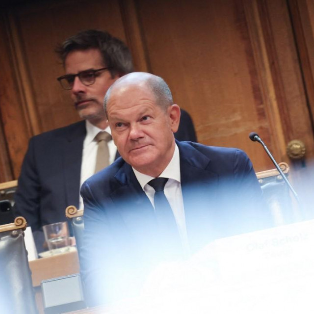 Steffen Hebestreit i Olaf Scholz