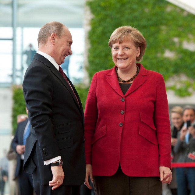 Vladimir Putin i Angela Merkel