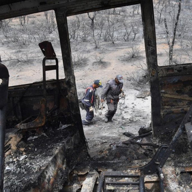 Arhivska fotografija požara u Alžiru