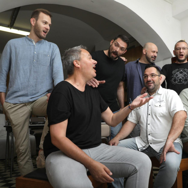 Marin Čargo, Domagoj Dorotić, Luciano Batinić i Ozren Bilušić (stoje). Ivo Gamulin Gianni, Ljubomir Puškarić i Filip Filipović (sjede)