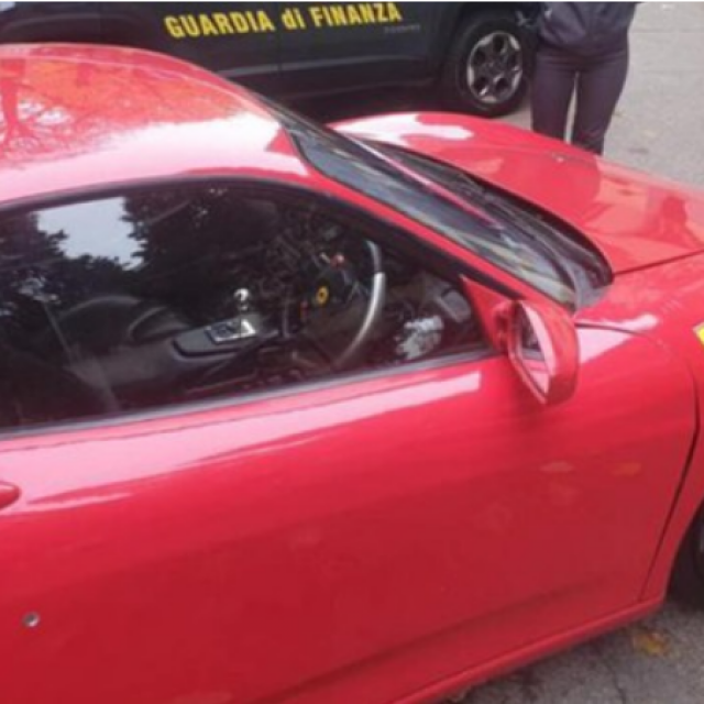 Replika Ferrarija F430