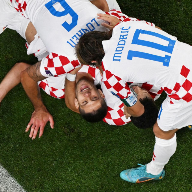  Andrej Kramarić slavi pogodak