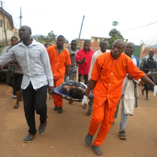 Ilustracija/izvlačenje tijela u Kamerunu