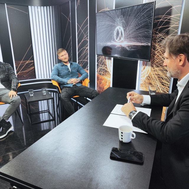 Osnivači Tvornice Zdrave Hrane Elvis Kajtazović i Dominik Milolož kod saše Cvetojevića