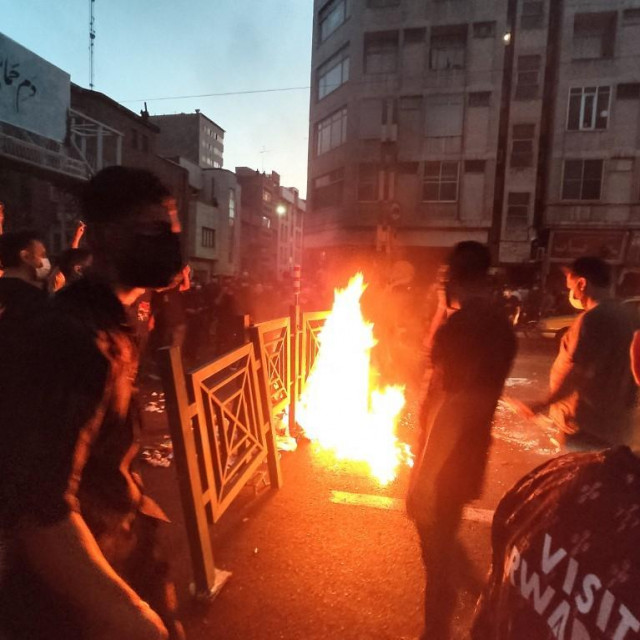 Iranski prosvjednici u Teheranu (arhiva, rujan)