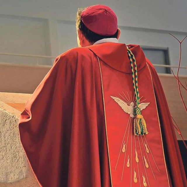 Biskupi preporučuju da na misu ne dolaze oni sa simptomima gripe, naravno, ni pozitivni na covid-19