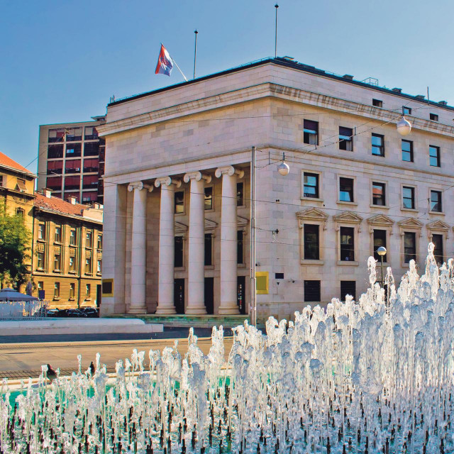 23,7 milijarde kuna bilo je u optjecaju na kraju studenoga, što je 3,7 milijardi kuna manje nego mjesec dana prije, pokazuju podaci središnje banke