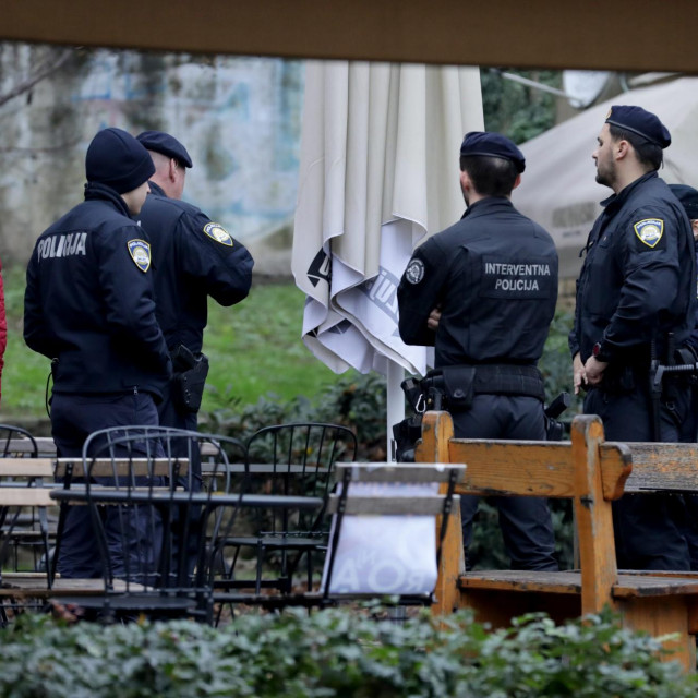 Policija na terasi cafe-a Melin zbog navodne pucnjave