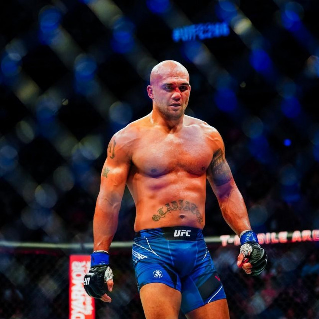 LAS VEGAS, NV - SEPTEMBER 25: Robbie Lawler after he knocked out Nick Diaz in the third round of their Middleweight fight during UFC 266 at T-Mobile Arena on September 25, 2021 in Las Vegas, Nevada. Alex Bierens de Haan,Image: 634328311, License: Rights-managed, Restrictions:, Model Release: no, Credit line: Alex Bierens de Haan/Getty images/Profimedia