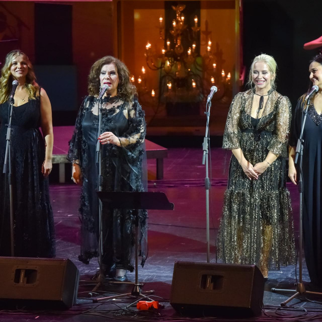 Marija Husar, Radojka Šverko, Ivana Husar i Martina Tomčić