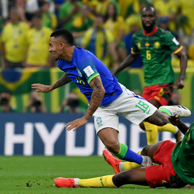 Gabriel Jesus na utakmici protiv Kameruna, tijekom koje se teško ozlijedio