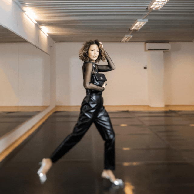 Fotografije: Neja Markičević/ Cropix
Styling: Ana Nikačević
Model: Ivana Vukušić
Make-up: Saša Knežević 
Kosa: Ivan Pervan za PRIMEvision salon
Produkcija: Srđan Sandić 
Hvala Plesni centar Tala na ustupljenom prostoru za snimanje