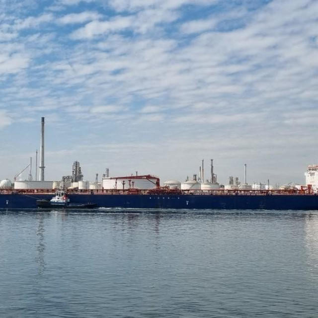 Tanker koji prevozi rusku naftu/Ilustracija