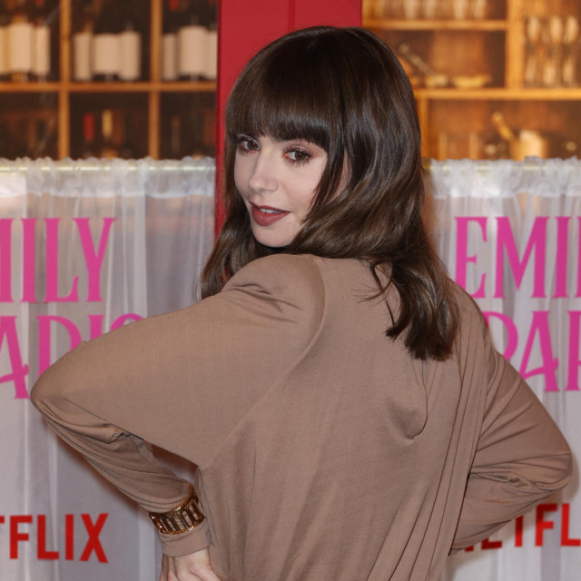 Lily Collins je utjelovljenje pariškog šika i elegancije