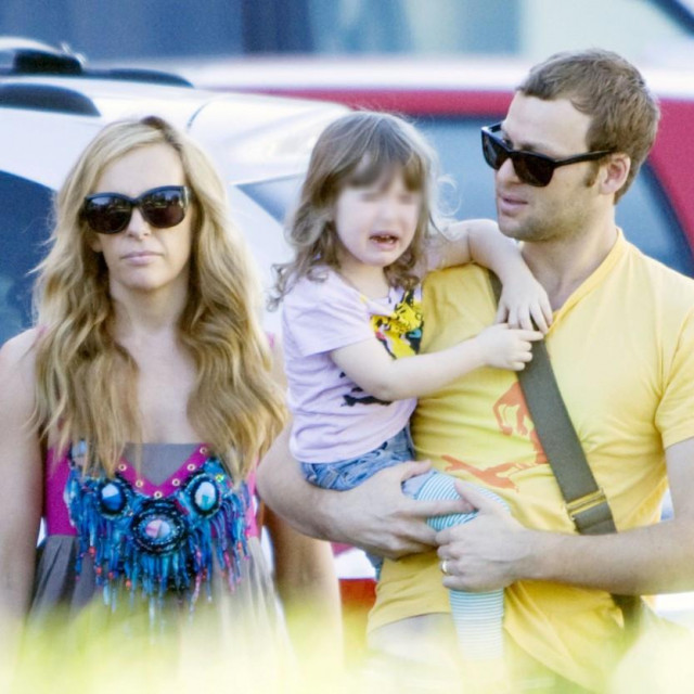 Toni Collette, njen muž Dave Galafassi i njihova kći