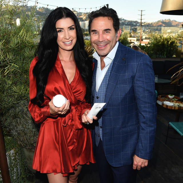 Dr. Paul Nassif i Brittany Pattakos