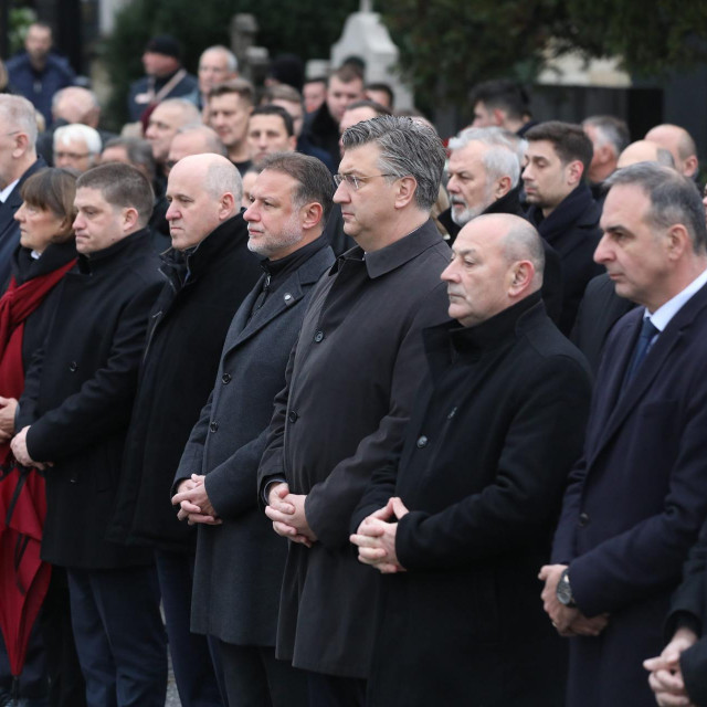 Andrej Plenković s izaslanstvom na Mirogoju