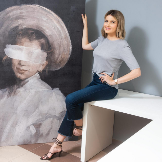 Josipa Maras, grafička dizajnerica i vlasnica dizajnerskog obrta za proizvodnju tapeta
 