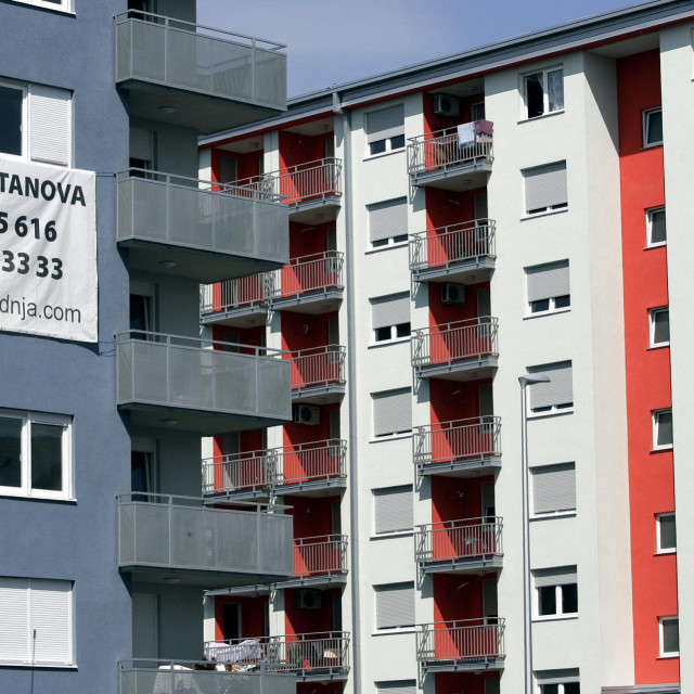 Zagreb, 230808.
Reportaza o stanovima koje se u zadnje vrijeme lose prodaju.
Laniste.