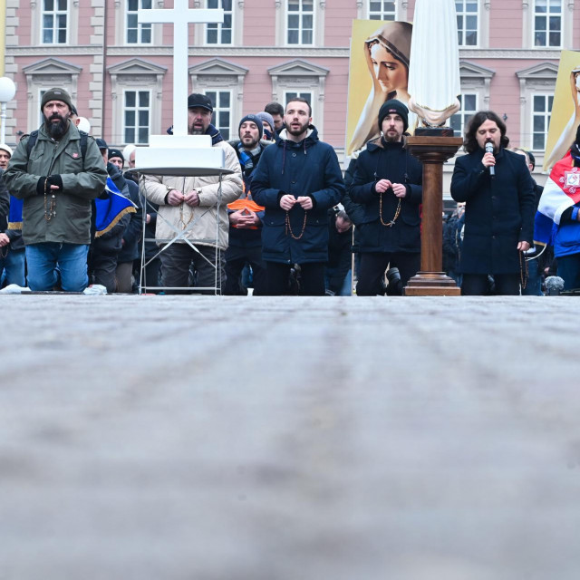 Ne želite pobačaj? Ne želite plaćati? Francuzima besplatni kondomi služe da podsjete: i ti sudjeluješ u stvaranju novog života.