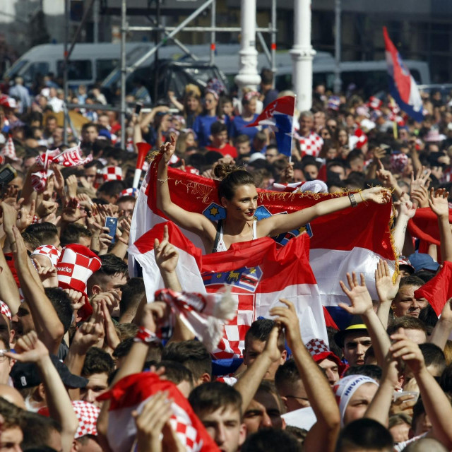 Navijači Hrvatske mogli su na Trgu bana Josipa Jelačića gledati finale Svjetskog nogometnog prvenstva u Rusiji