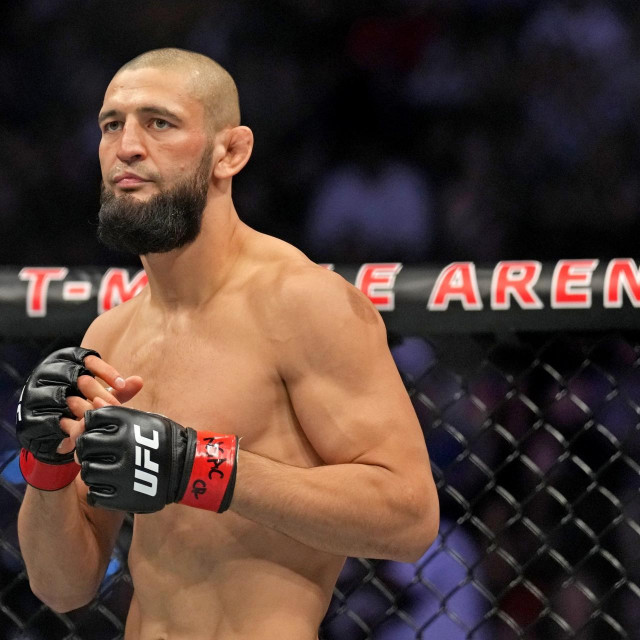 Sep 10, 2022; Las Vegas, Nevada, USA; Khamzat Chimaev (red gloves) fights Kevin Holland (blue gloves) during UFC 279 at T-Mobile Arena.,Image: 721743342, License: Rights-managed, Restrictions: *** World Rights ***, Model Release: no, Credit line: USA TODAY Network/ddp USA/Profimedia