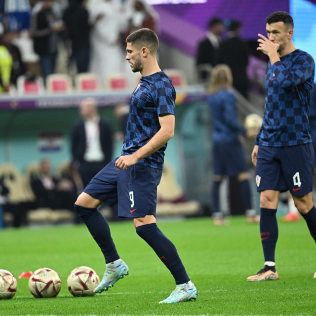 Kramarić i Perišić na zagrijavanju