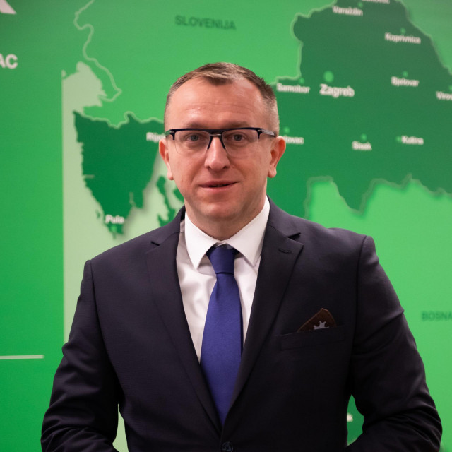 Kresimir Bubalo, Pevex
