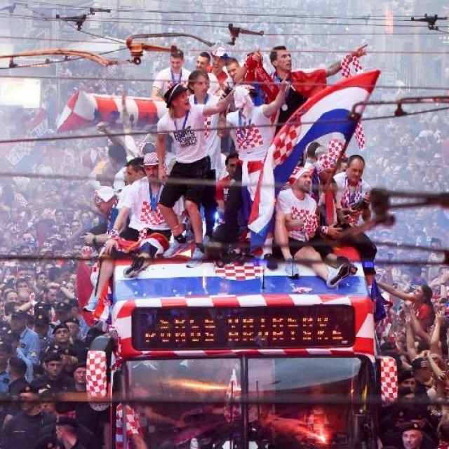 Doček Vatrenih na Trgu uveličat će Jura Stublić